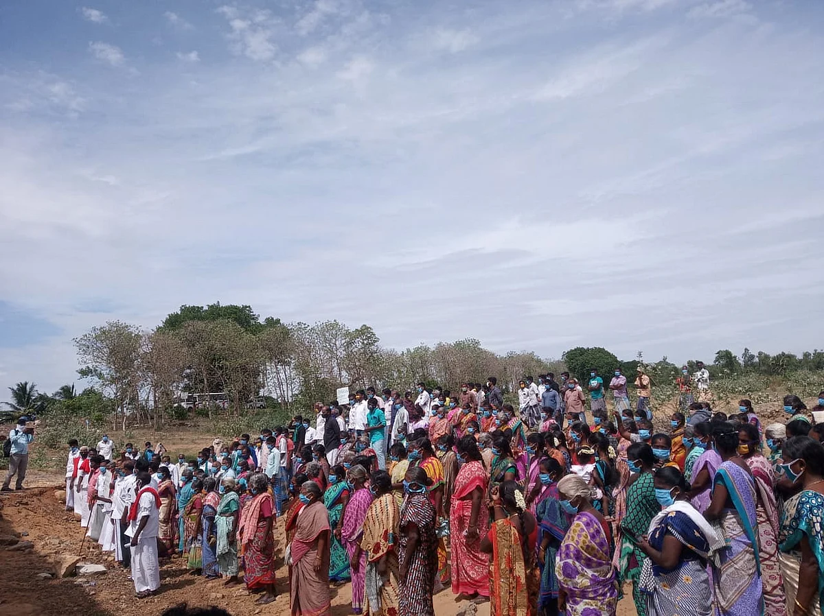 மணல் எடுப்பதை எதிர்த்து போராட்டம்