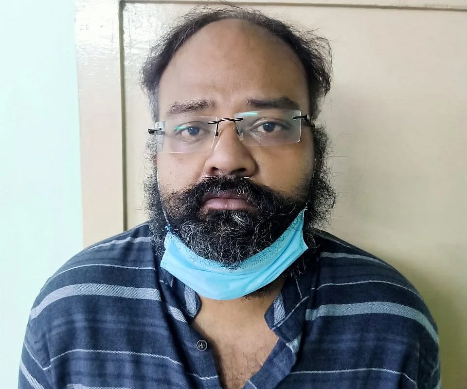 தந்தை சந்தோஷ் பிரேம்குமார்