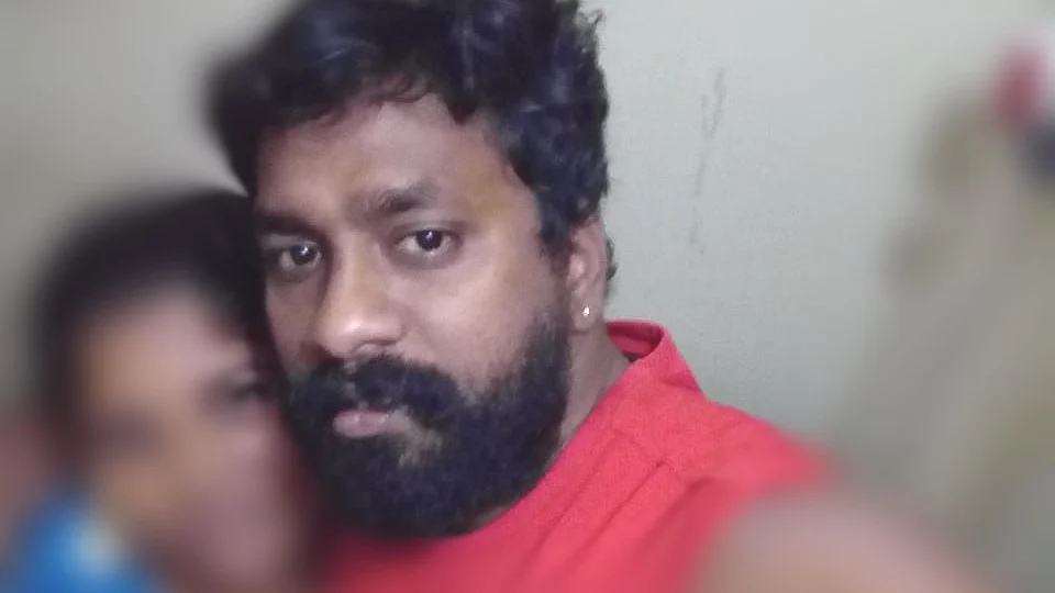 மனைவி ஷாலினியுடன் ரவுடி ஜானி