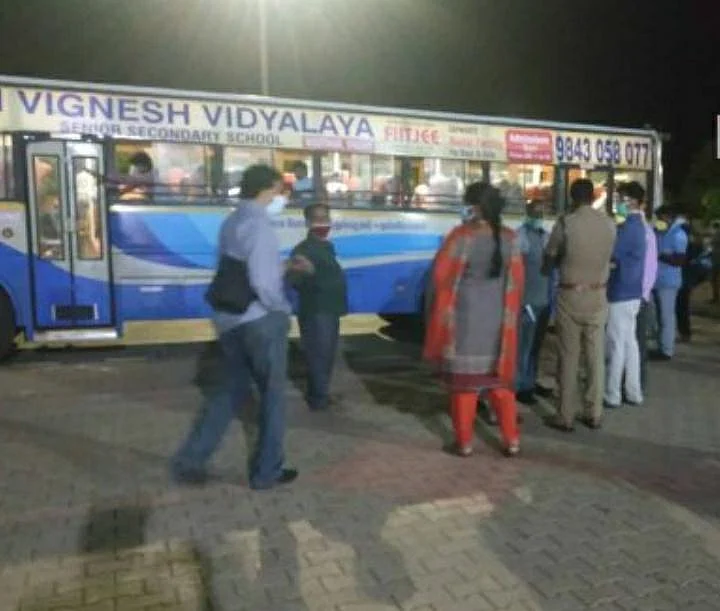 வெளிநாட்டு பயணிகள்