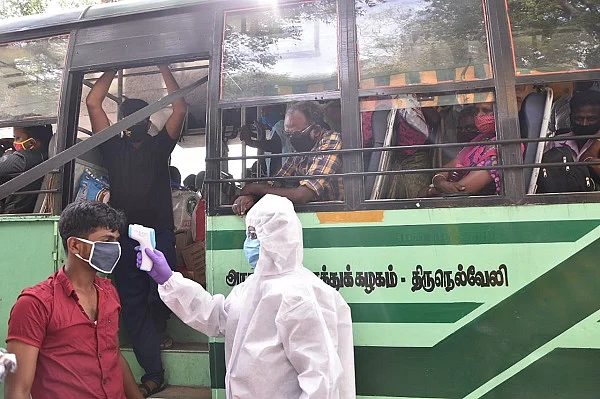 பேருந்து பயணிகளுக்கு பரிசோதனை