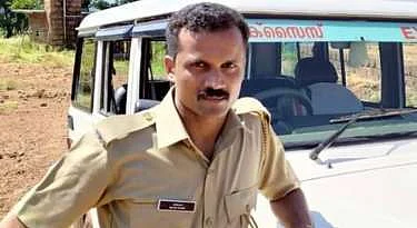 மதுவிலக்கு காவலர் சுனில்குமார்