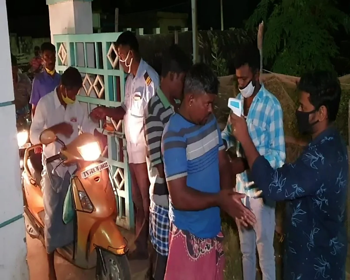 மீனவர்களுக்கு உடல்வெப்பநிலை சோதனை