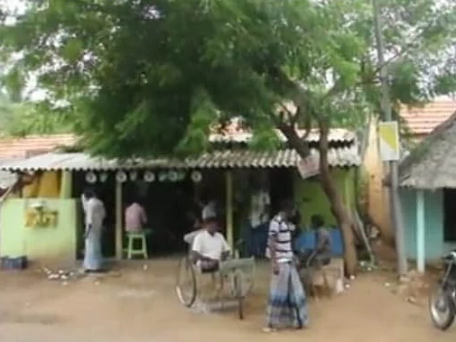 `நீ உயிரோடு இருந்தால்தானே போனில் பேசுவே...' - கணவரின் செயலால் அதிர்ச்சியில் உறைந்த தோகைமலை