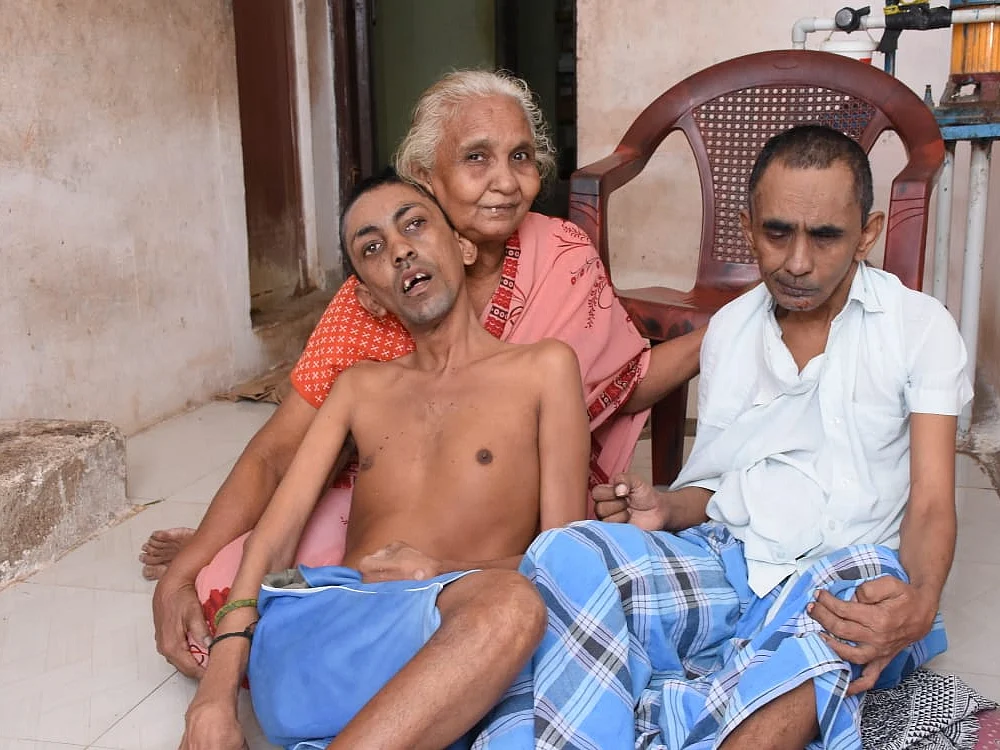`பசங்க உட்கார்ந்து ஒருவாய் சோறு சாப்பிட்டாக்கூட போதும்!’- ஒரு தாயின் பாசப்போராட்டம்