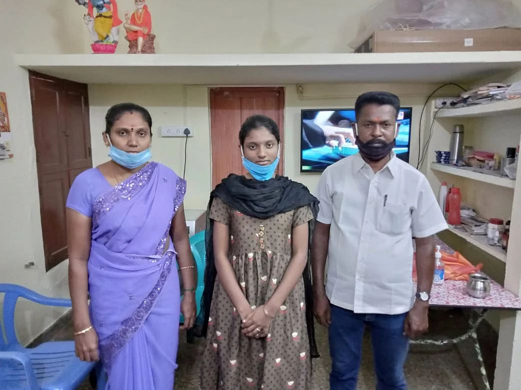 மோகன் குடும்பத்தினர்