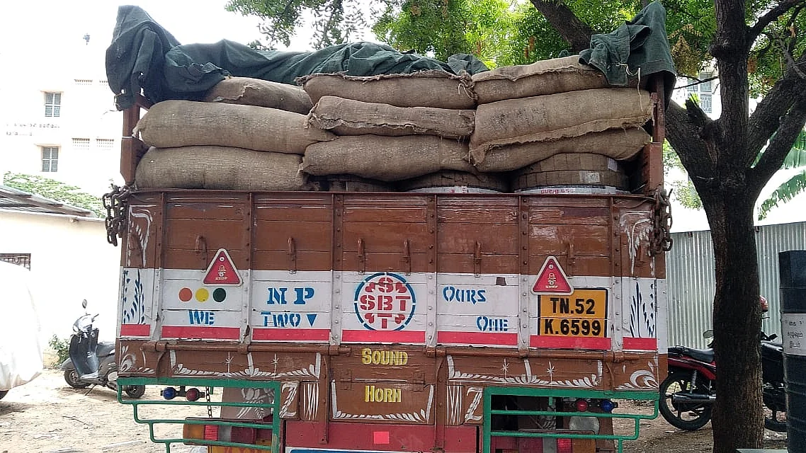 குட்கா லாரி