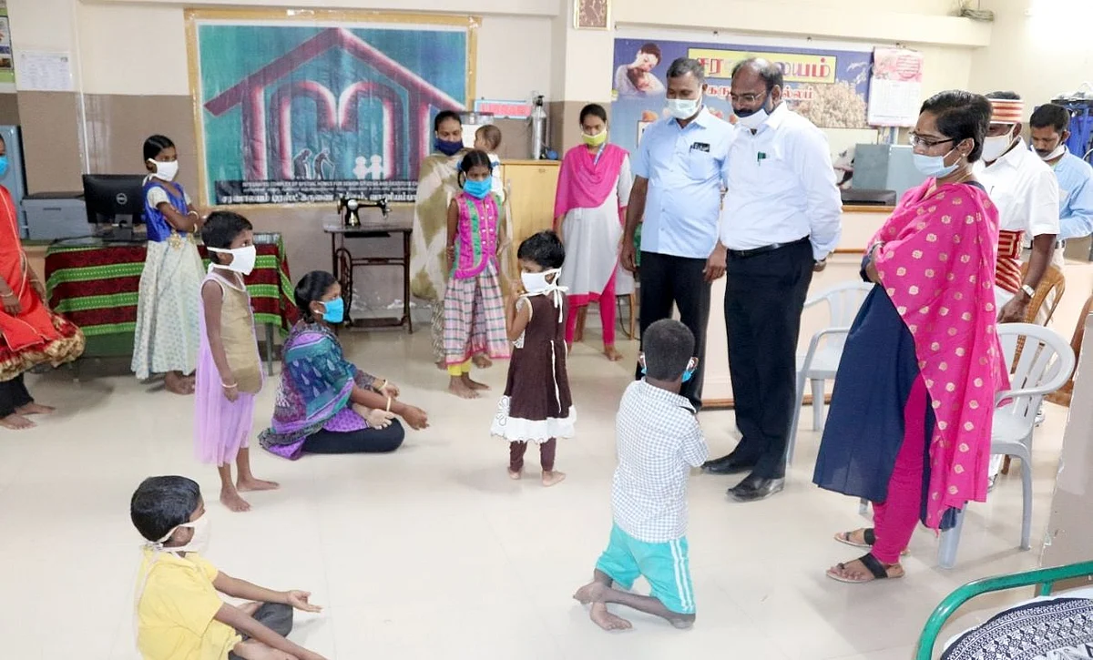 கருணை இல்லத்தில் பார்வையிட்ட திருப்பத்தூர் கலெக்டர்