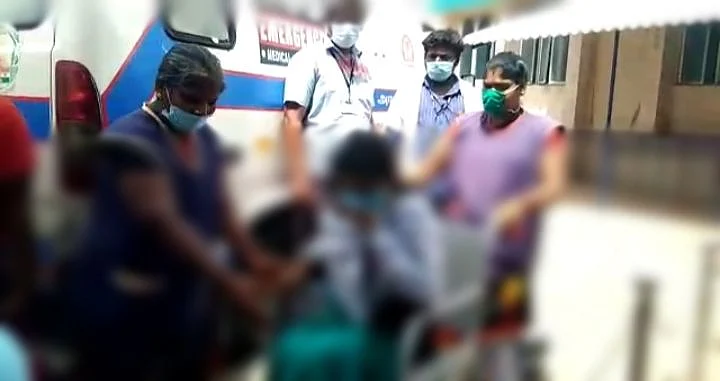 சிகிச்சைக்காக மருத்துவமனையில்