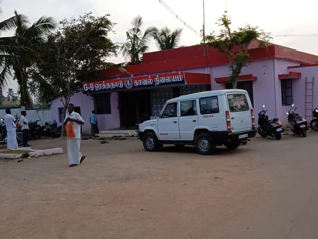 நள்ளிரவு மணல் கடத்தல்; மடக்கிய டி.எஸ்.பி! -போலீஸுக்கு அதிர்ச்சி கொடுத்த திருவாரூர் புள்ளி