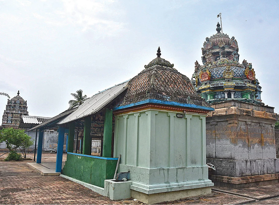 கல் மாடு புல் தின்ற திருத்தலம்! - வயிற்றுவலி தீர்க்கும் ஸ்ரீநீள்நெறிநாதர்