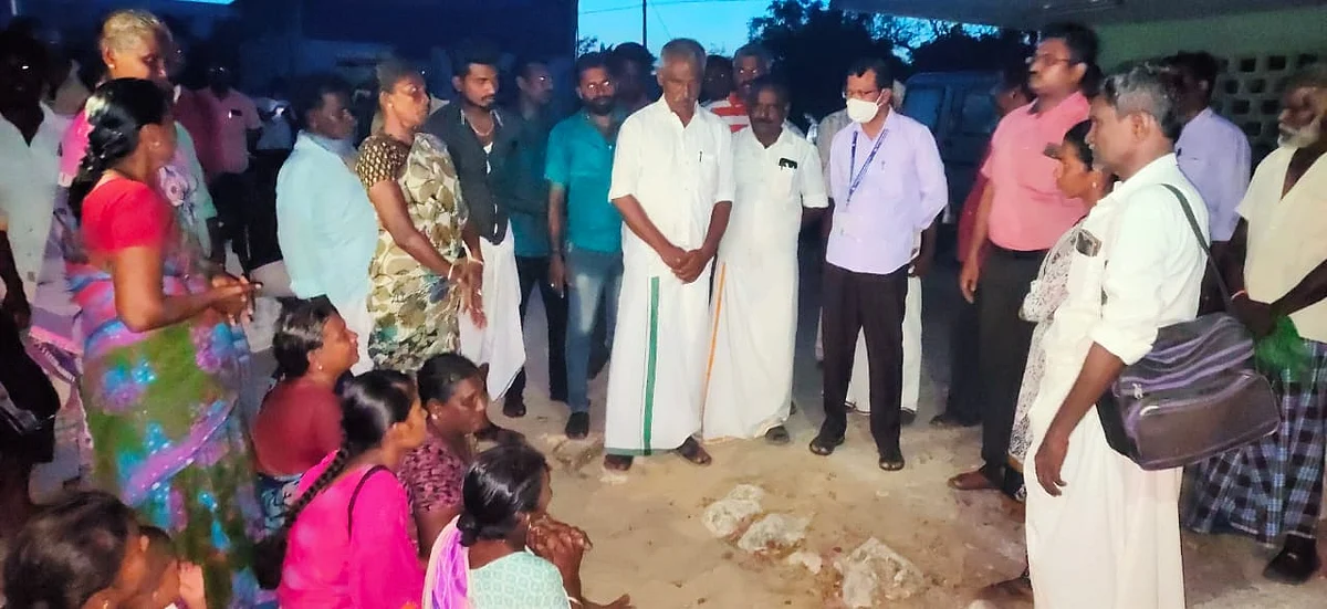 அதிகாரிகள் பேச்சுவார்த்தை