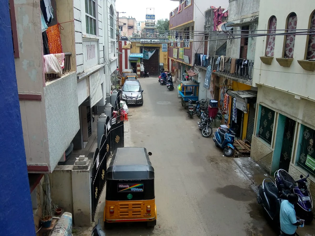 `எங்களுக்கு மட்டும் உயிர் பயம் இல்லையா?' -நிவாரண அறிவிப்பால் கலங்கும் ரேஷன் ஊழியர்கள்