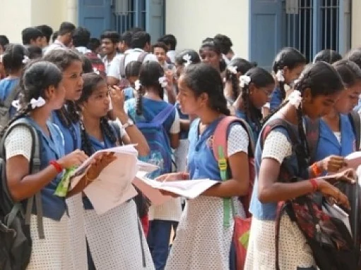 சிபிஎஸ்இ: குடியுரிமை, மதச்சார்பின்மை, ஜனநாயக உரிமைகள் பாடங்கள் நீக்கம்!