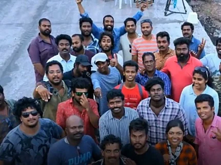 `61 நாள்கள்.. 72 பேர்; ஆப்பிரிக்காவில் சிக்கிய படக்குழு!’ - சொந்த ஊர் திரும்ப ஏற்பாடு