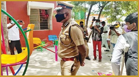 பெண்கள் உலகம்: 14 நாள்கள்