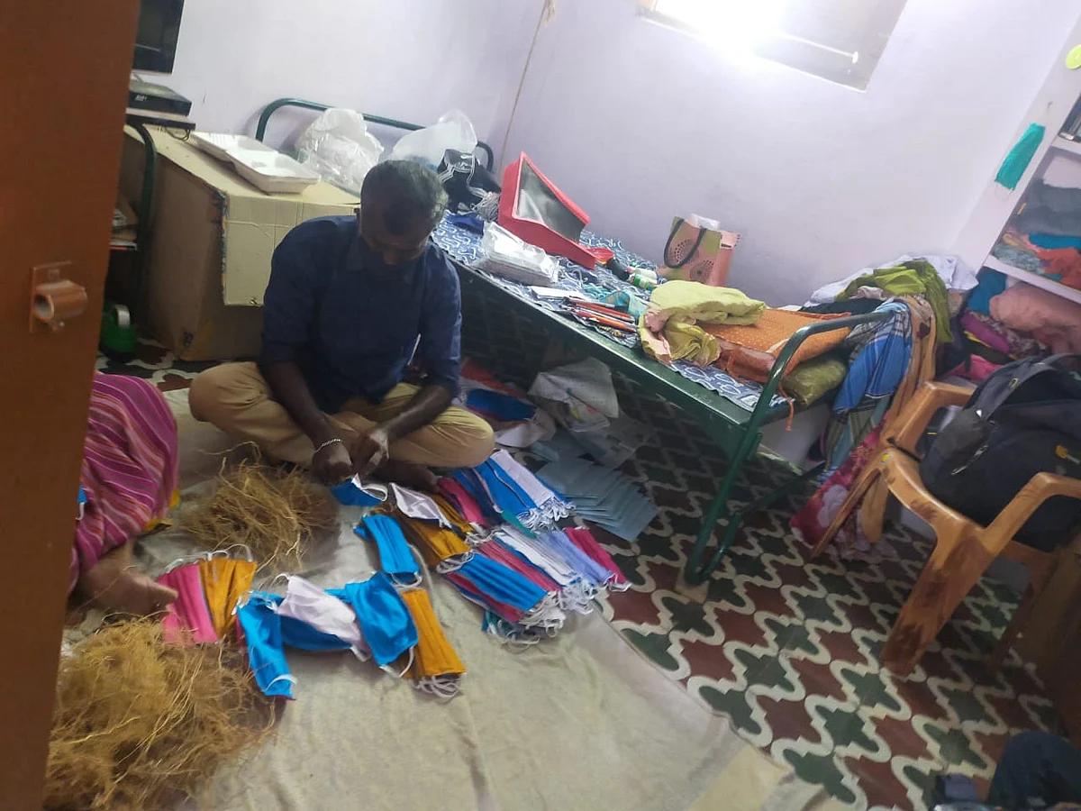வெட்டிவேர் நிரப்பும் நாகராஜன்
