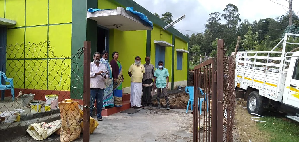 நூலகத்தைச் சீரமைக்கும் பணி