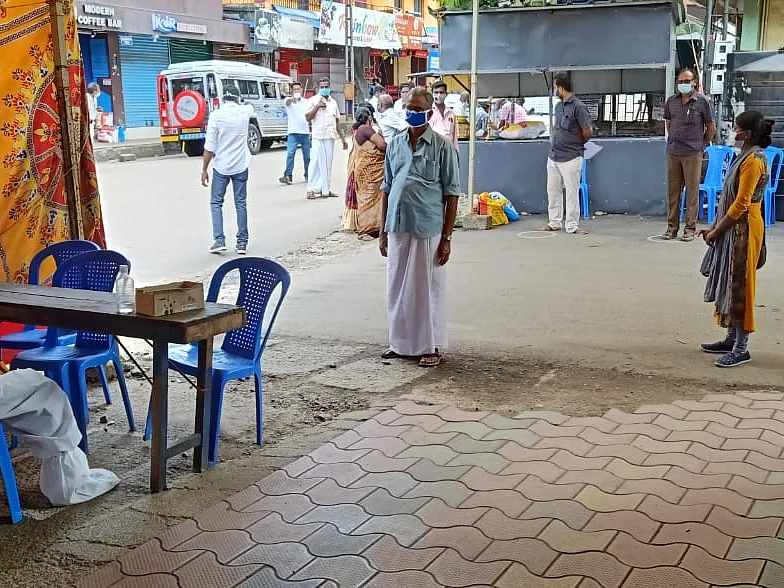‘இ-பாஸ் விதிமுறைகளைக் கடுமையாக்கிய கேரளம்’ - தவிக்கும் தேனி ஏலக்காய் விவசாயிகள்!