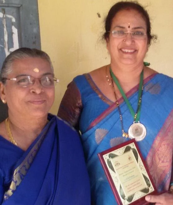 ஆசிரியையுடன் என்.எஸ். பிரேமா