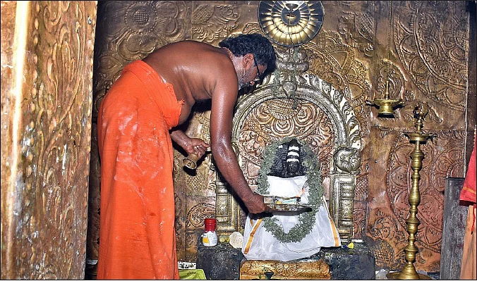 எங்கள் ஆன்மிகம்: ‘எங்கள் குலசாமி பிரம்மாவின் அம்சம்!’ - கருமாத்தூர் அருள்மிகு நல்லகுரும்பன்