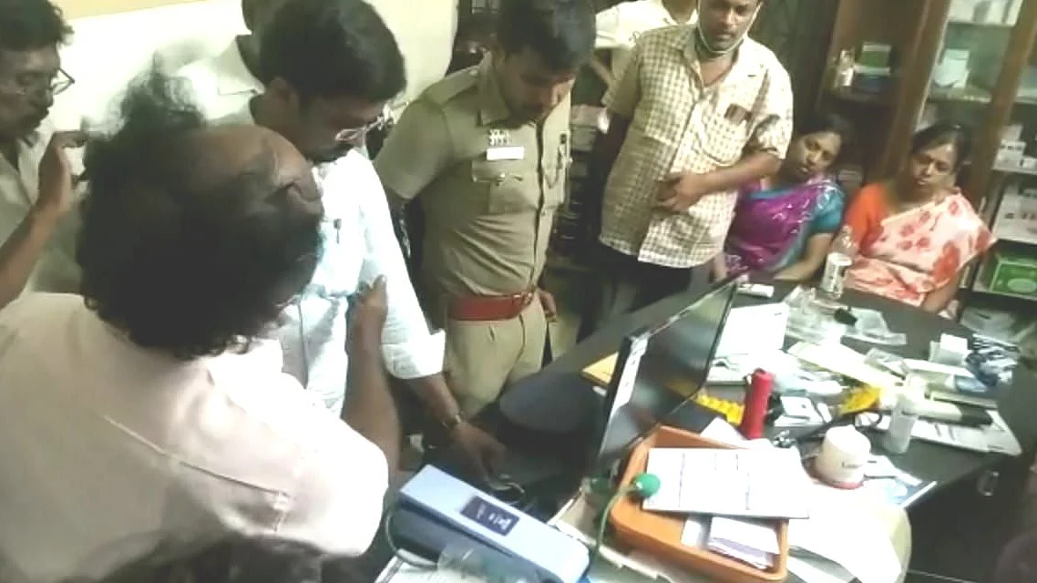 கட்டப்பஞ்சாயத்து பேசிய அரசியல் பிரமுகர்கள்