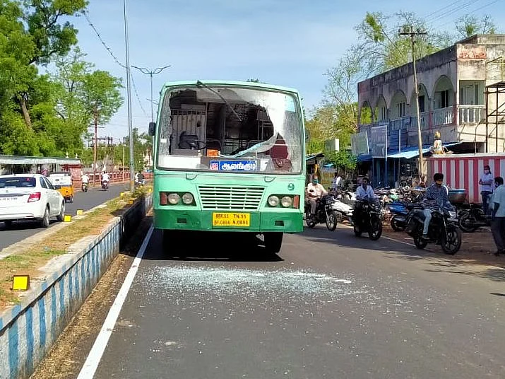 திடீரென பறந்து வந்த கல்; நொறுங்கிய பேருந்துக் கண்ணாடி! பயணிகளைப் பதற வைத்த புதுக்கோட்டைப் பெண்