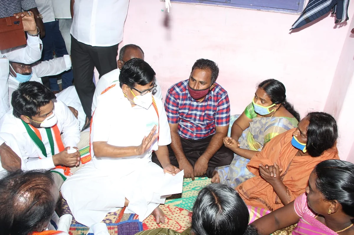 ஆறுதல் கூறிய கே.எஸ்.அழகிரி