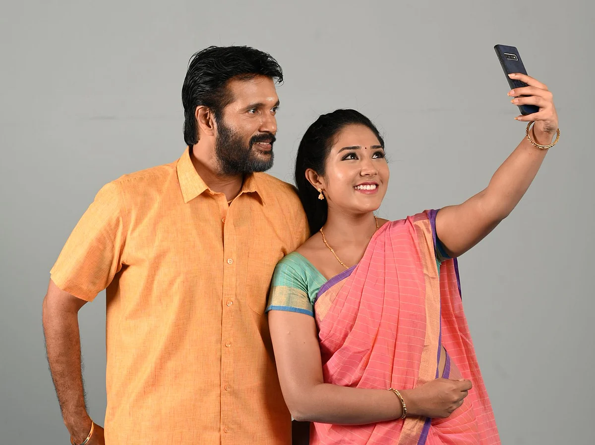 "சினிமாவைவிட்டு ஏன் சீரியலுக்கு வந்தேன்றதுக்குப் பெரிய காரணம் இருக்கு!" - `செந்தூரப்பூவே' ரஞ்சித்