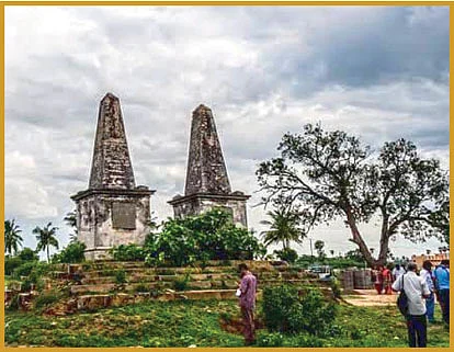புள்ளலூர் நினைவுச் சின்னம்