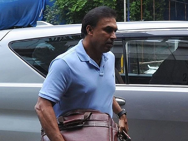 `அவர் கிரிக்கெட் வீரர்னு தெரியல சார்!' - ராபின்சிங் காரைப் பறிமுதல் செய்த சென்னை போலீஸ்