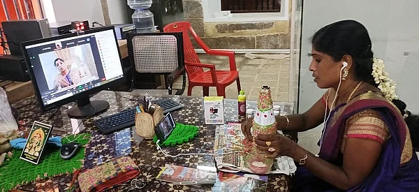 பாட்டில் ஓவியப் பயிற்சி