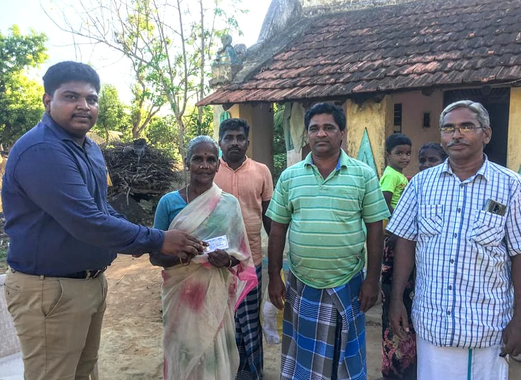 கொரோனா தடுப்ப்பு மருந்து இலவசமாக வழங்கப்படுகிறது