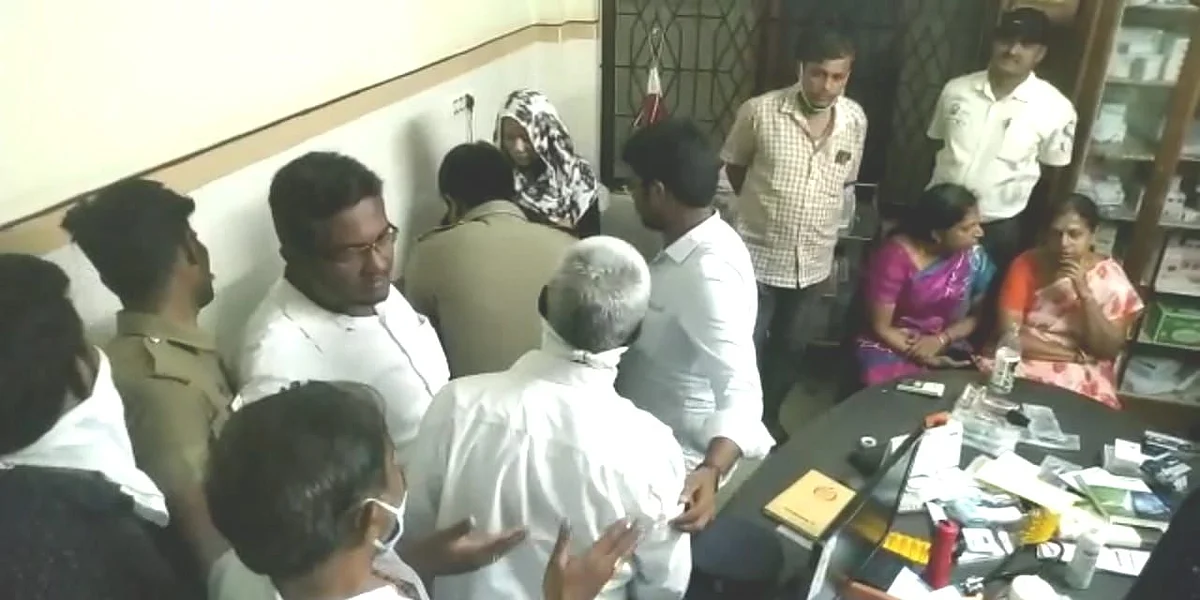 கட்டப்பஞ்சாயத்து பேசிய அரசியல் பிரமுகர்கள்