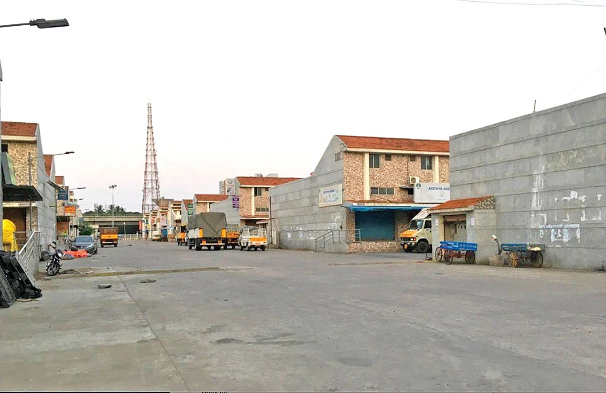 உள்ளூர் வணிகர்களை அழித்து ஜாம்பவான் நிறுவனங்களுக்கு வரவேற்பு! - கோயம்பேடு பகீர் - 4