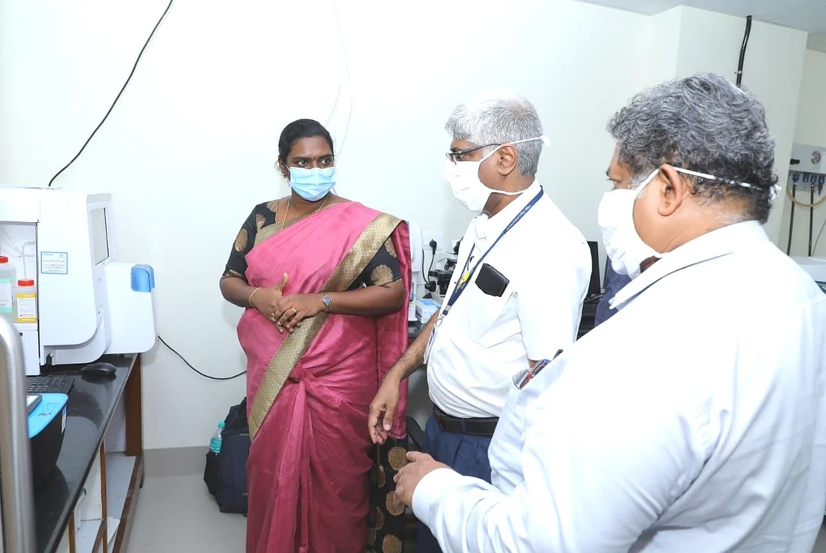 கொரோனா வார்டில் ஆய்வு செய்த ராணிப்பேட்டை கலெக்டர்