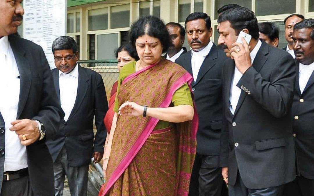 `ஆர்.டி.ஐ-யில் என்னைப் பற்றிய தகவல்களை வழங்கக் கூடாது!’- கர்நாடக சிறைத்துறைக்கு சசிகலா கடிதம்