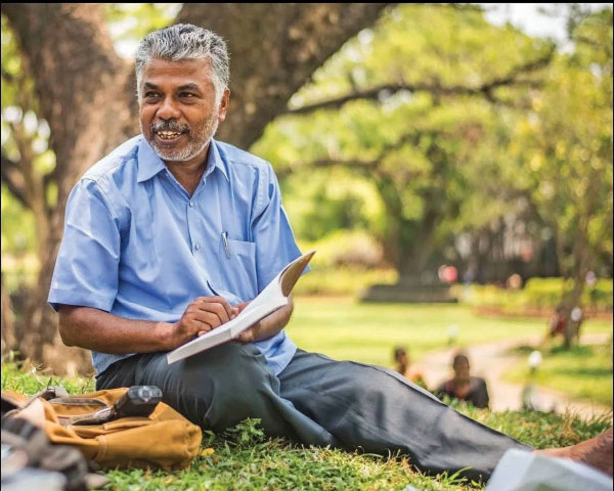எழுத்தாளர் பெருமாள் முருகன்