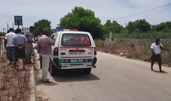 விபத்து நடந்த இடத்தில் போலீஸார்