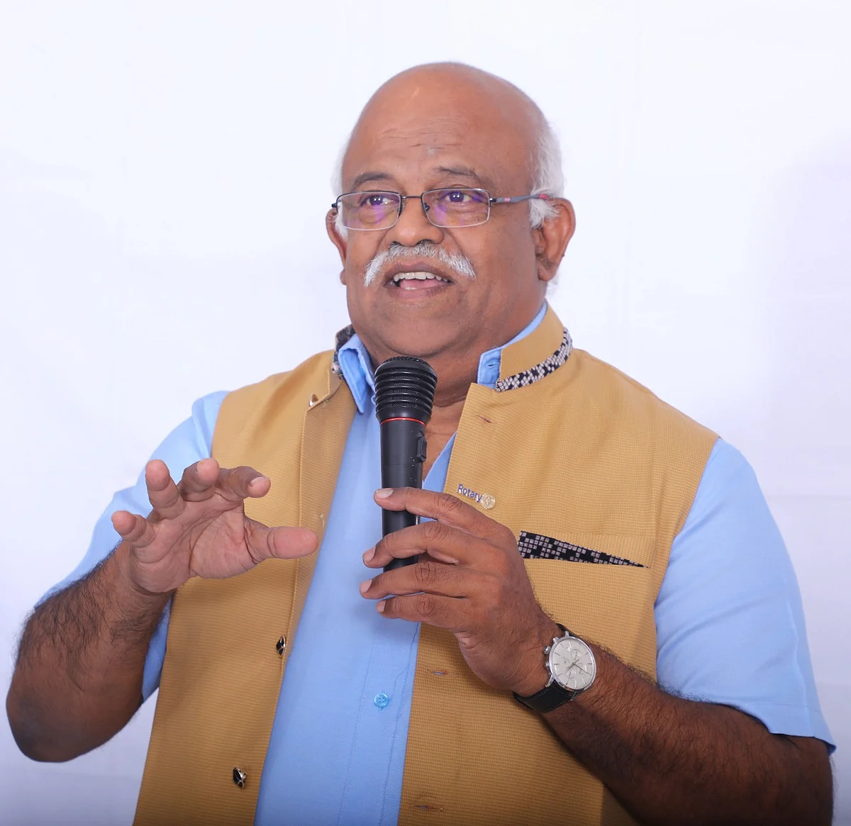 V.R.முத்து