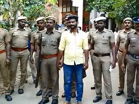 தேனி: பாலியல் வழக்கு; ஜாமீனில் வந்து பேருந்துக் கண்ணாடி உடைப்பு! -நீதிமன்றம் அதிரடி