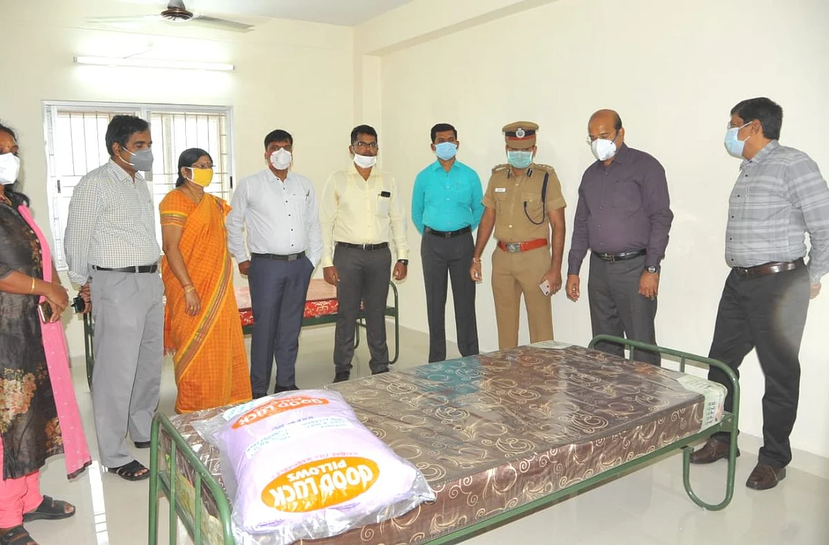கொரோனா வார்டில் ஆய்வு செய்த வேலூர் கலெக்டர்