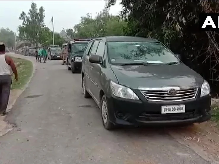 உ.பி கொடூரம்: `நள்ளிரவில் திடீர் தாக்குதல்’ -8 காவலர்களை சுட்டுக்கொன்ற ரவுடிகள்