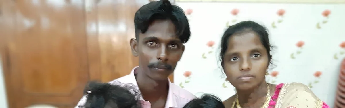 குடும்பத்தினருடன் ஆசிரியை புவனேஸ்வரி