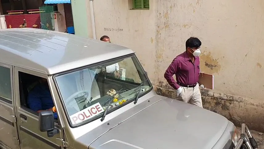 டி.எஸ்.பி அனில்குமார்