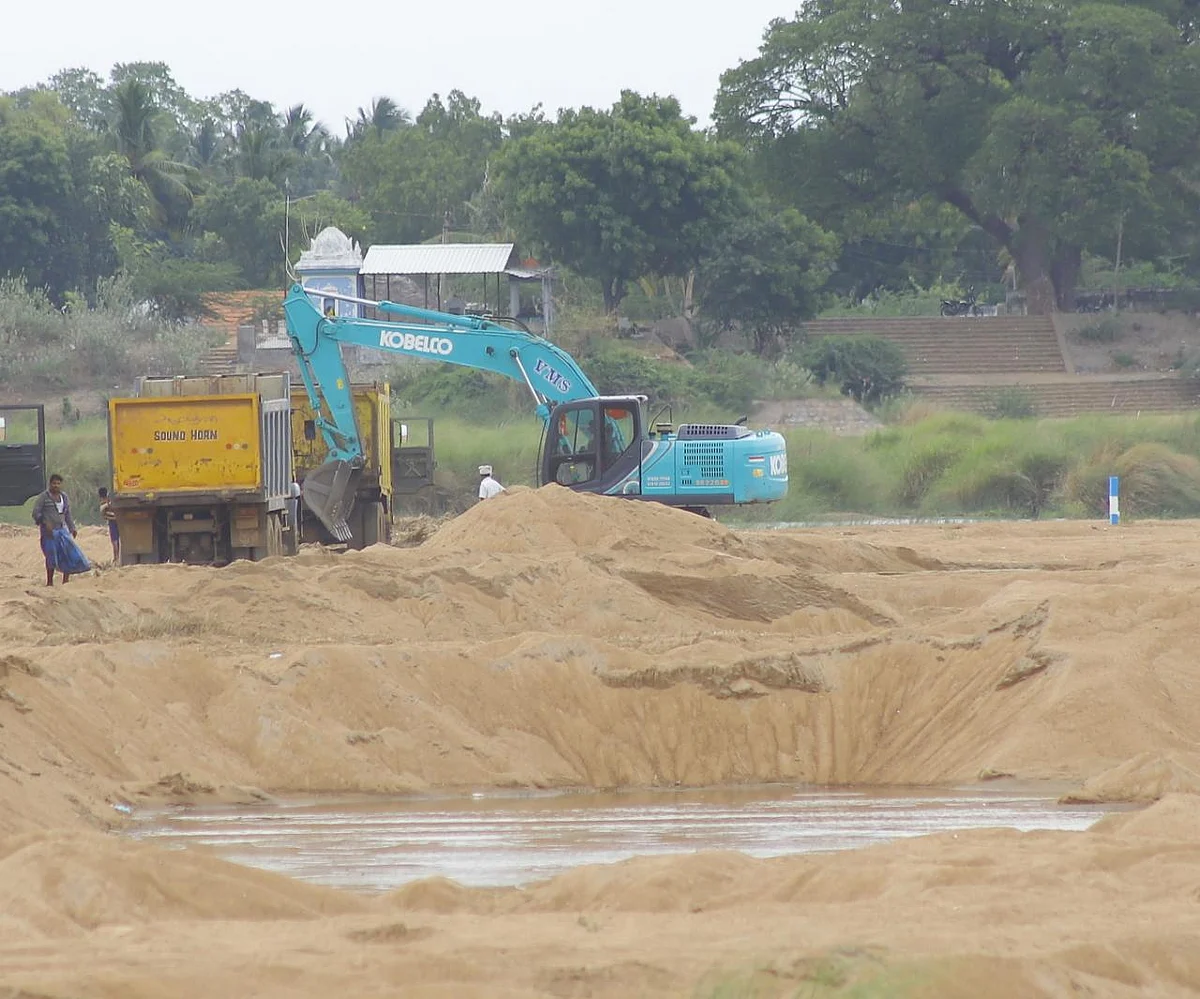 அரசு மணல் குவாரி