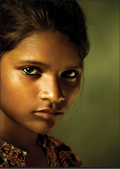 நீ என்பது நிறமல்ல!