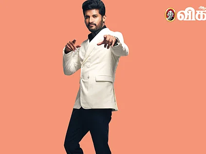 பாடகர்களிடம் அந்த மாதிரி
கேட்காதீங்க ப்ளீஸ்!