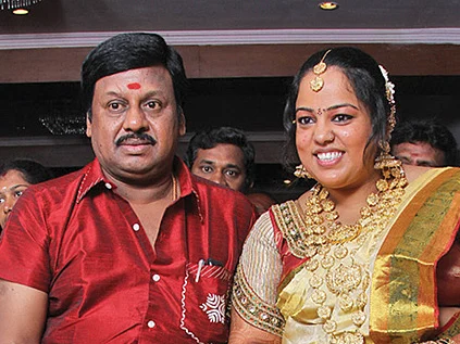 "இப்பவும் அப்பா - அம்மா இடையே அன்பு குறையலை!" - அருணா ராமராஜன் ஷேரிங்ஸ்