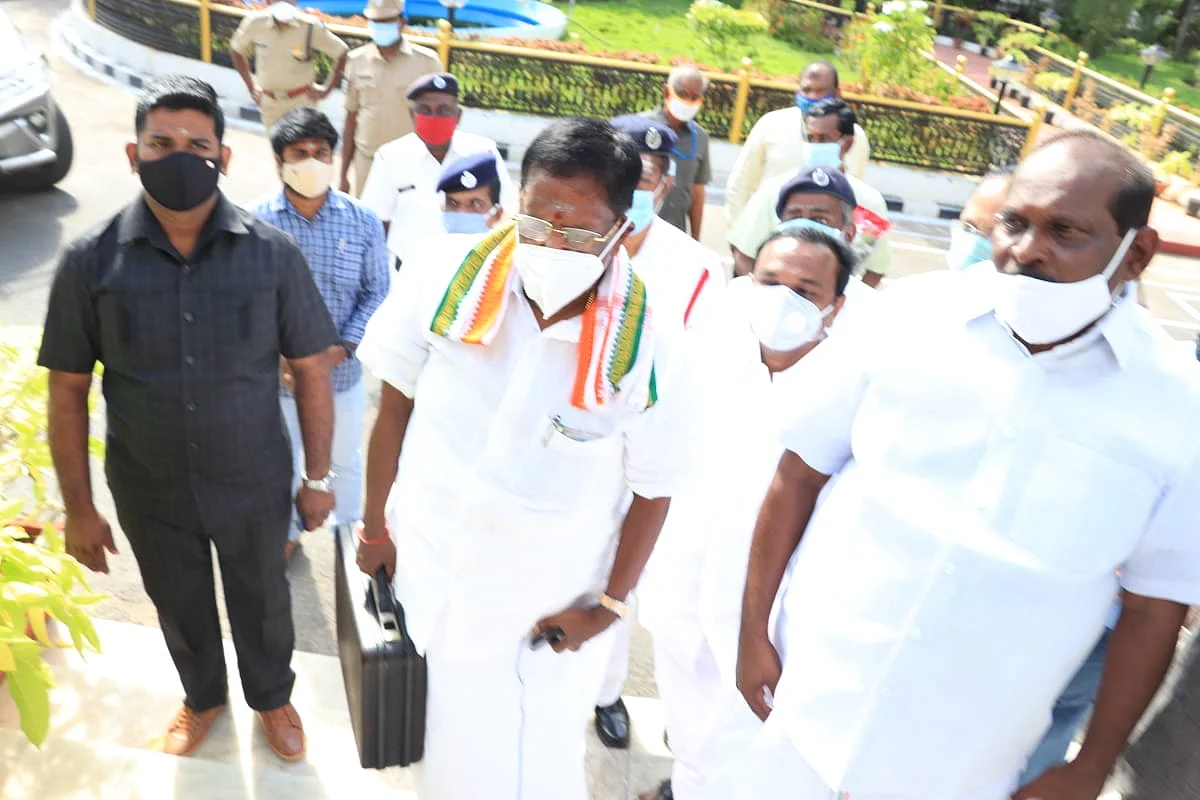 பட்ஜெட் தாக்கல் செய்ய வரும் முதல்வர் நாராயணசாமி